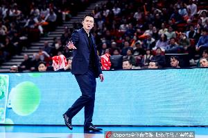 杨鸣：京沪说到根是凝聚力的问题 显然卢伟指导做得更好