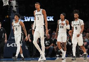 明日总决赛G1巅峰对决 马刺全员可以出战本场比赛！