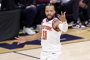 单季独揽3个MVP！布伦森常规赛场均26+6.8 季后赛场均28.4+6.1