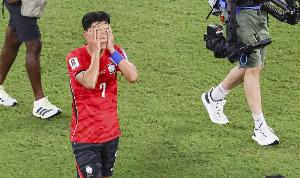 尴尬了！韩媒：有球迷花300万韩元预订淘汰赛球票 球迷们集体崩溃