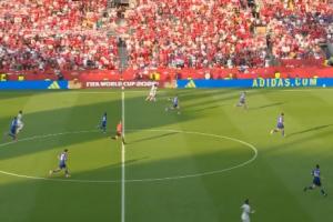 跑位有点重合？葡萄牙反击机会，左路C罗和莱奥跑到一起去了