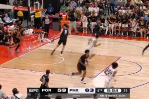 杨瀚森运球推反击3秒冲到前场！不看人助攻&整次进攻仅用6秒！